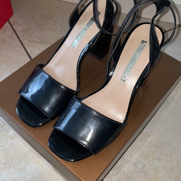 Audrey Brooke Angie patent chunky black heel sandal - Picture 3 of 4
